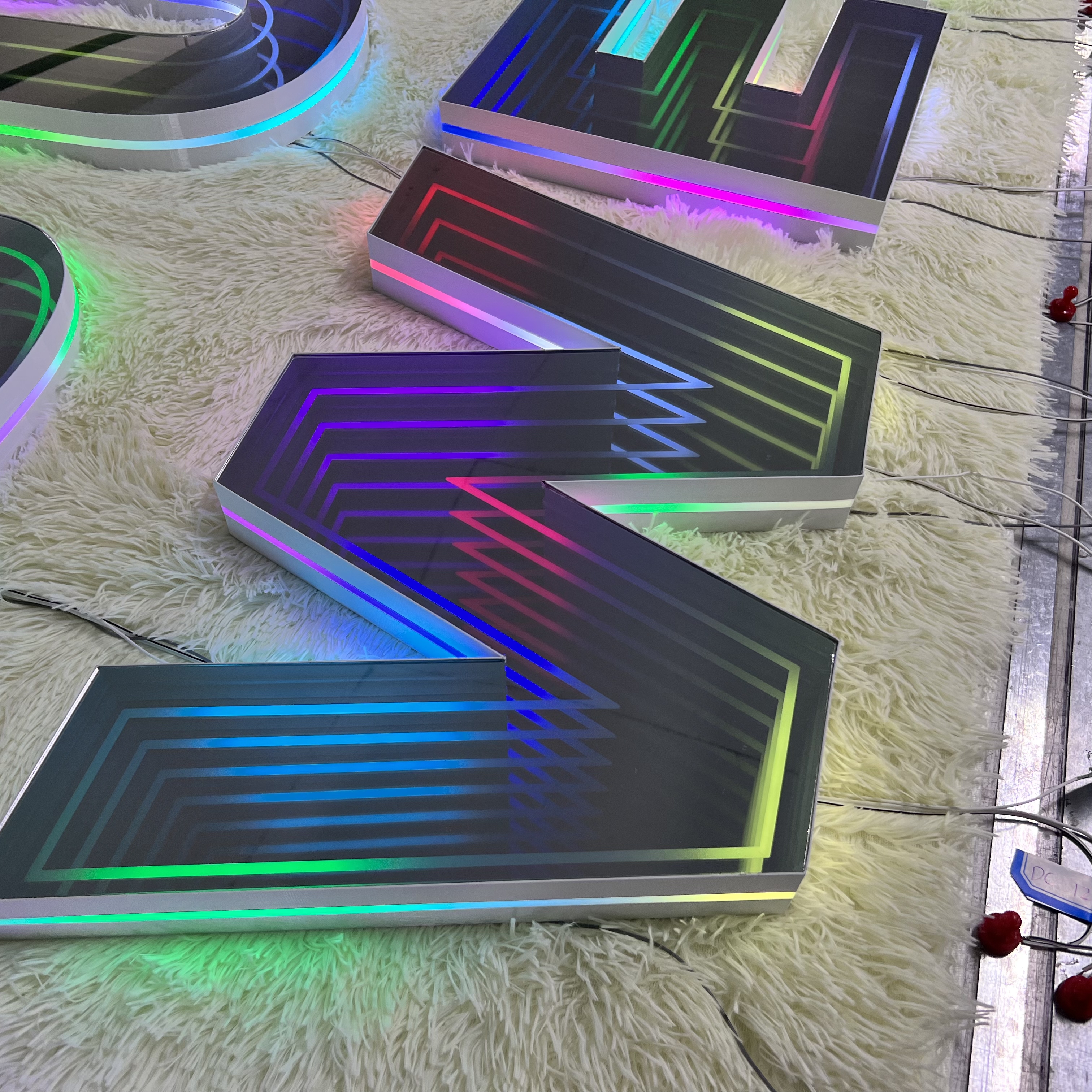 Acrylic RGB Melaleuca Mirror Word(图4)